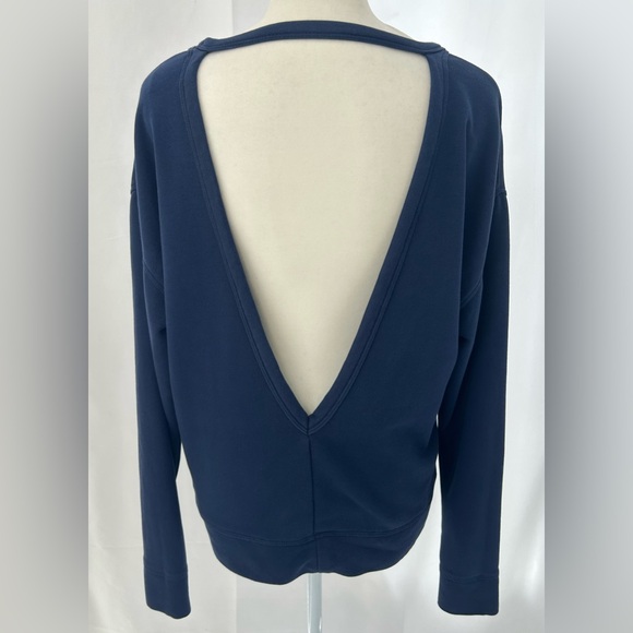 NIKE Dri-Fit Crewneck Sweatshirt - Picture 3 of 6